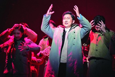 清華大學(xué)原創(chuàng)話劇《馬蘭花開(kāi)》在港演出。新華社發(fā)